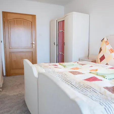 U Prehradniho Jezera By Interhome *